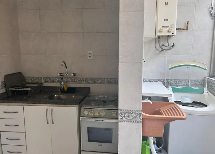 Apartamento Perto Consulado Americano Ar Condicionado 2 Quartos Até 6 Pessoas Av Carlos Gomes Não Tem Garagem Porto Alegre